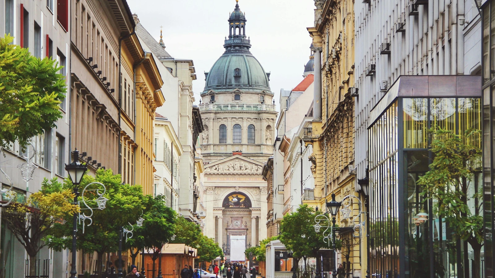 Charming street view near St. Stephens Cathedral Vienna walking distance from car park