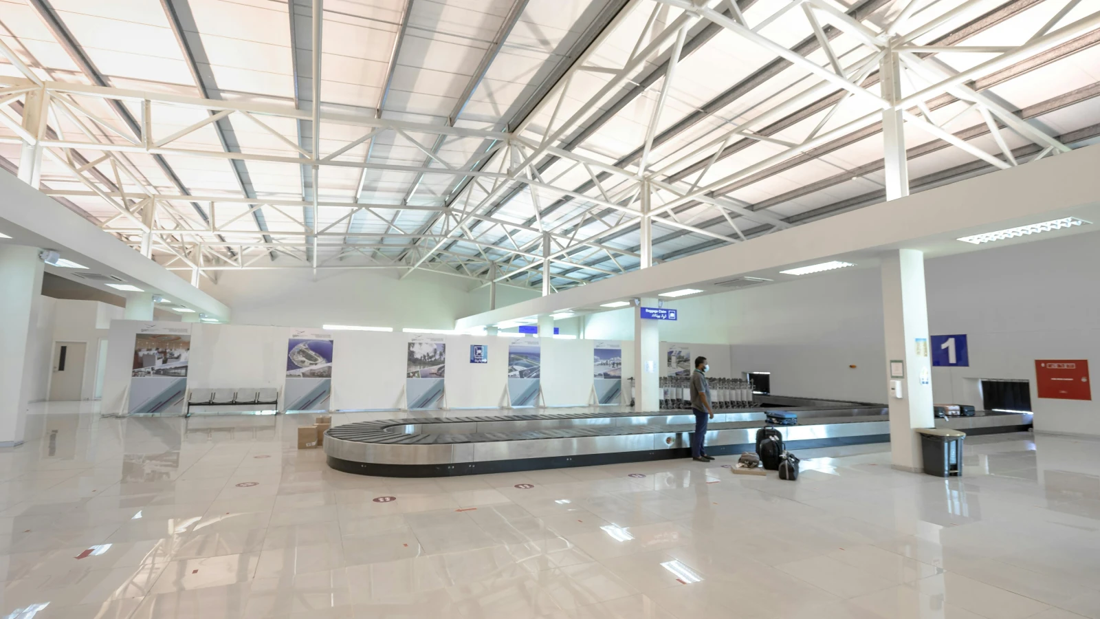 Vienna airport terminal for car rental pickup no deposit
