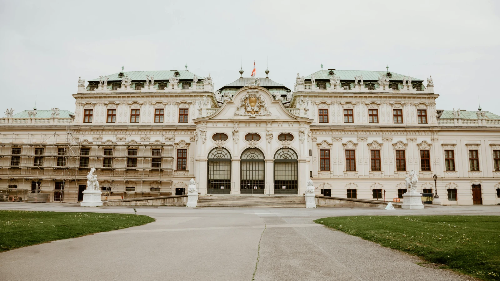 Historic Vienna cityscape for car rental cultural sightseeing tour near KHM